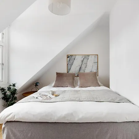 Sanders Saint - Loft One-bedroom By The Charming Canals Apartment *