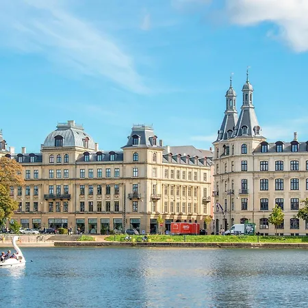Sanders Saint - 1-bdr By The Canals *