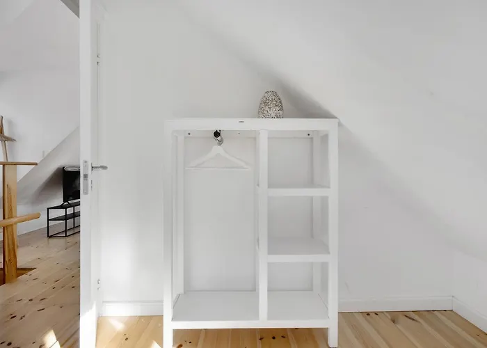 Saint - 1-bdr By The Canals